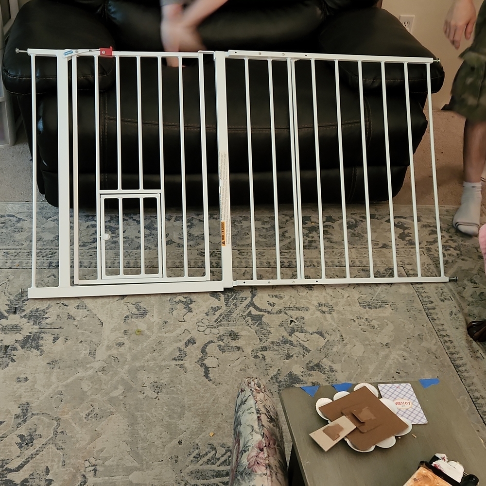 Child or pet gate